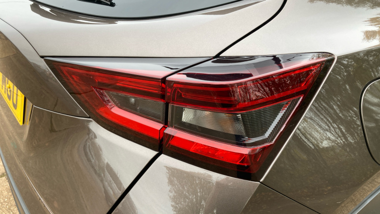 Nissan Juke 1.0 DiG-T 114 N-Connecta 5dr DCT Petrol Hatchback